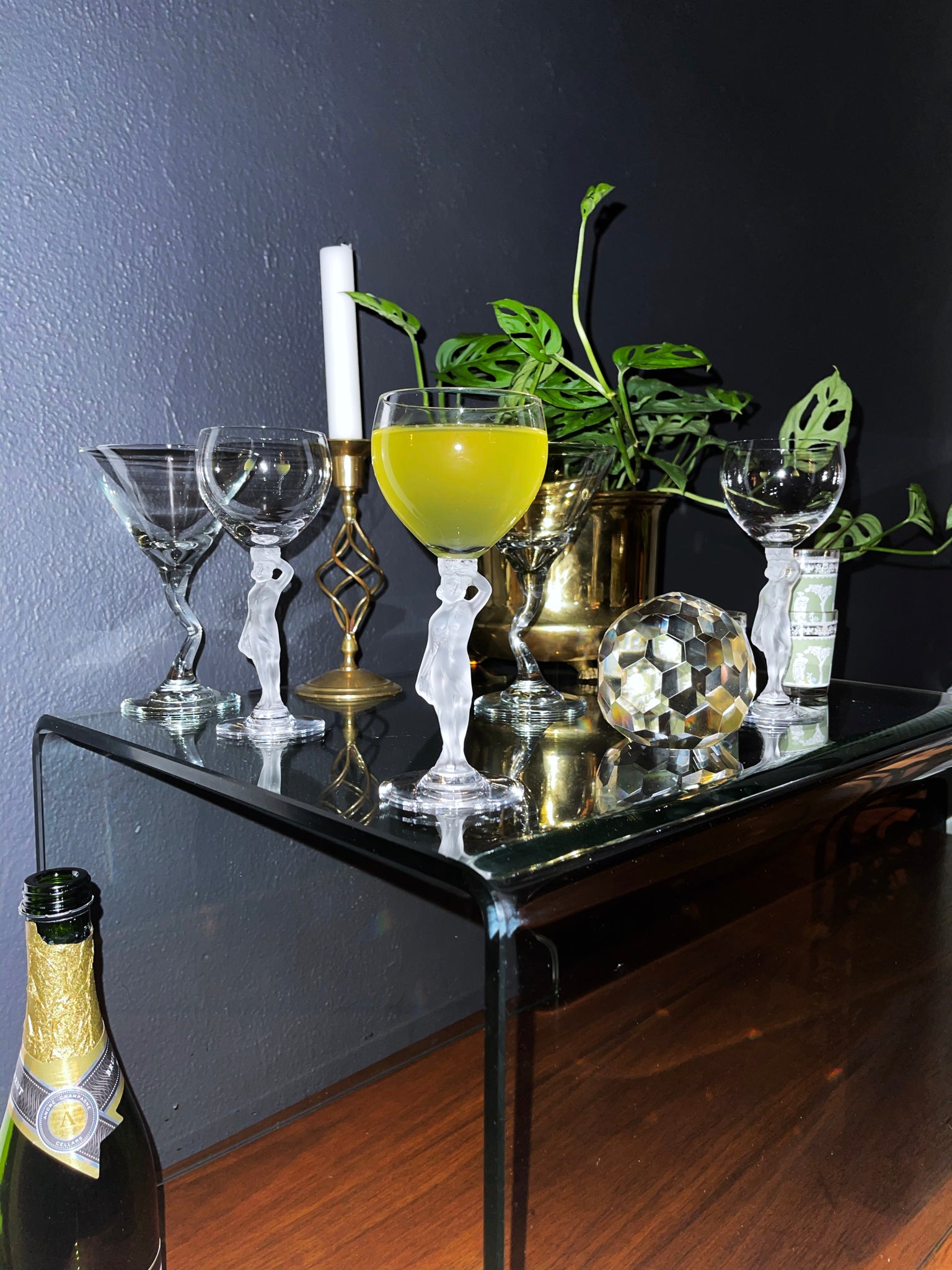 Crystal Venus Wine Glass Set – Here In Heaven